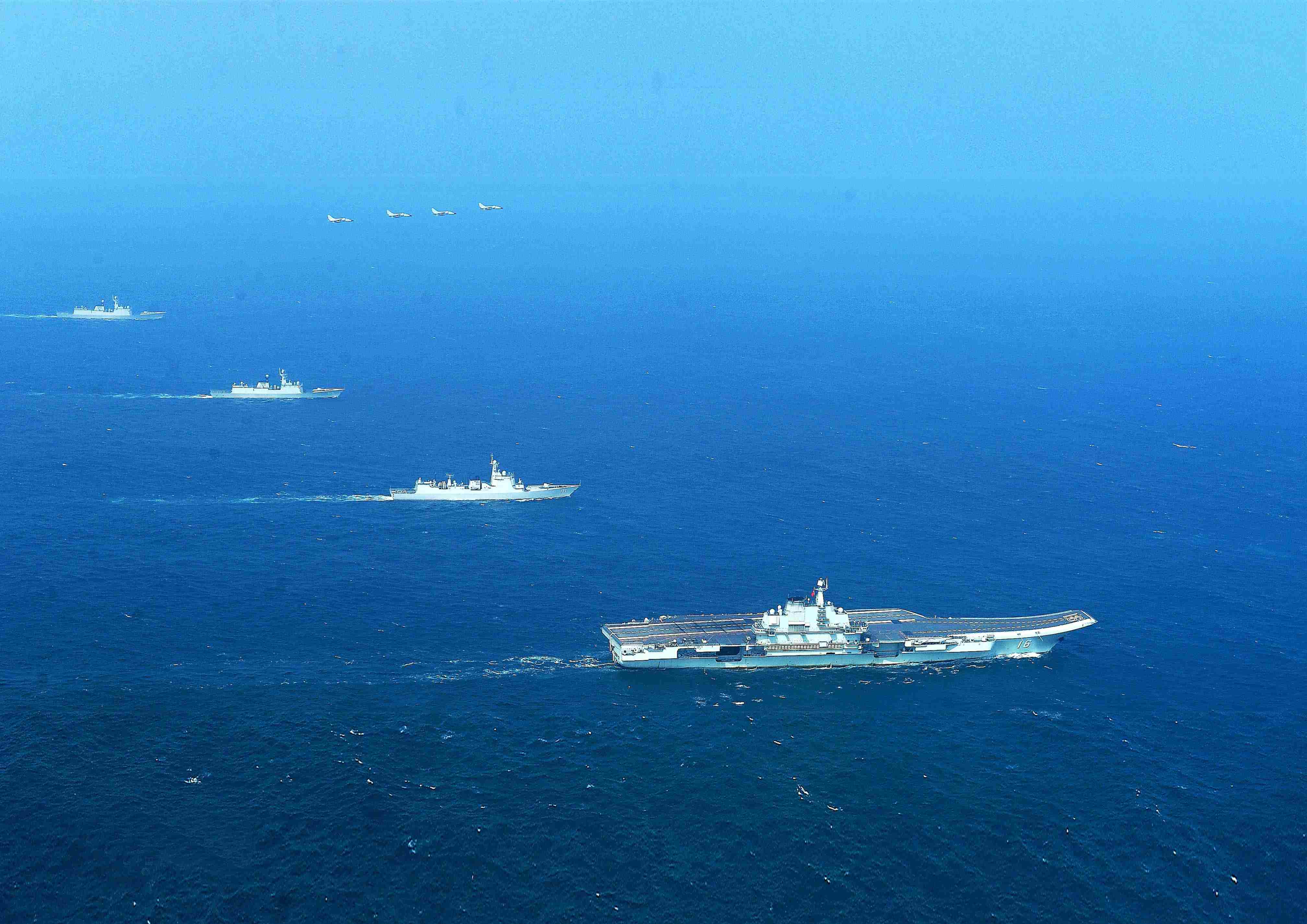 何雷：坚决反对域外国家插手干预南海问题