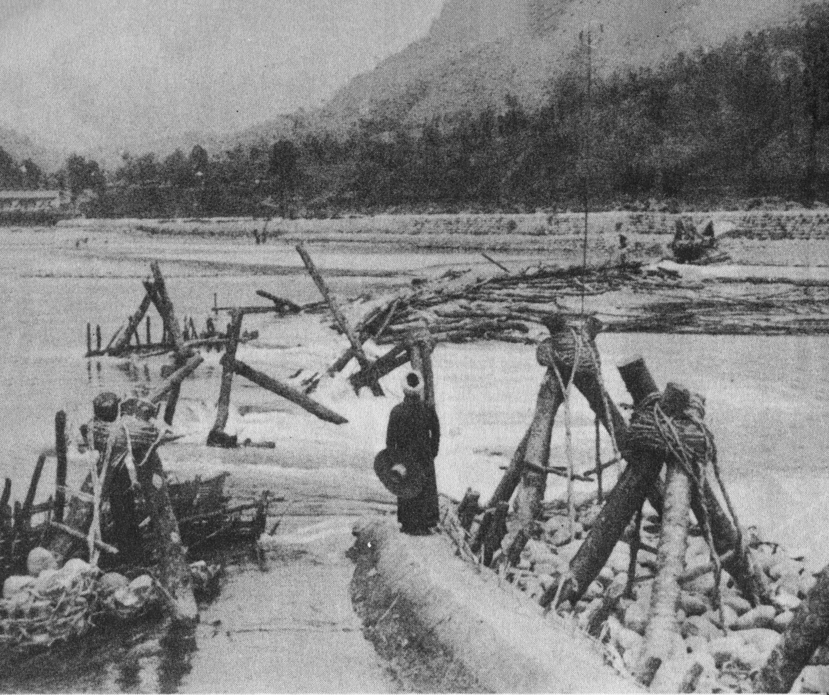 《中国西部与滇缅公路》